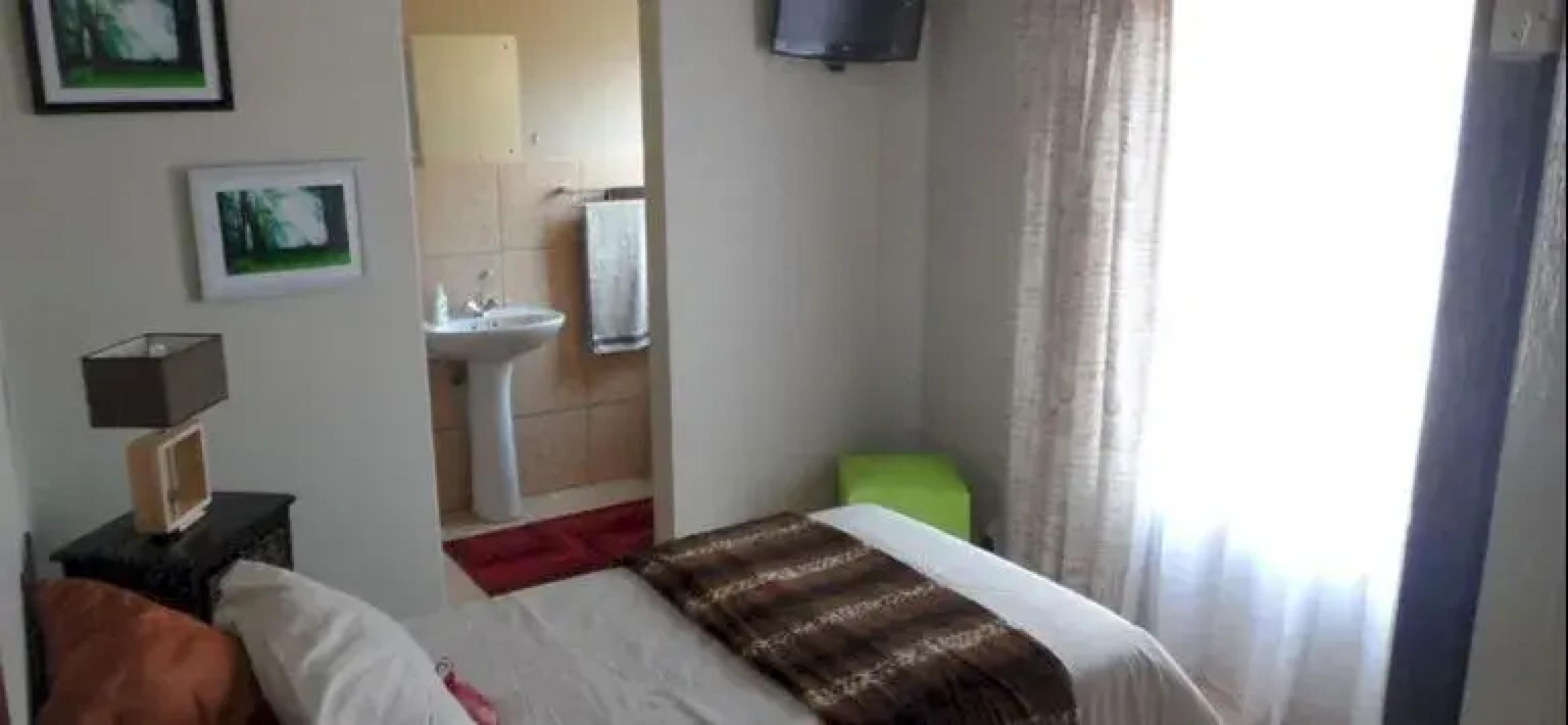 In2 Accommodation Guesthouse