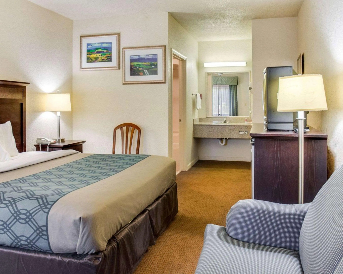 Quality Inn & Suites Suffolk West