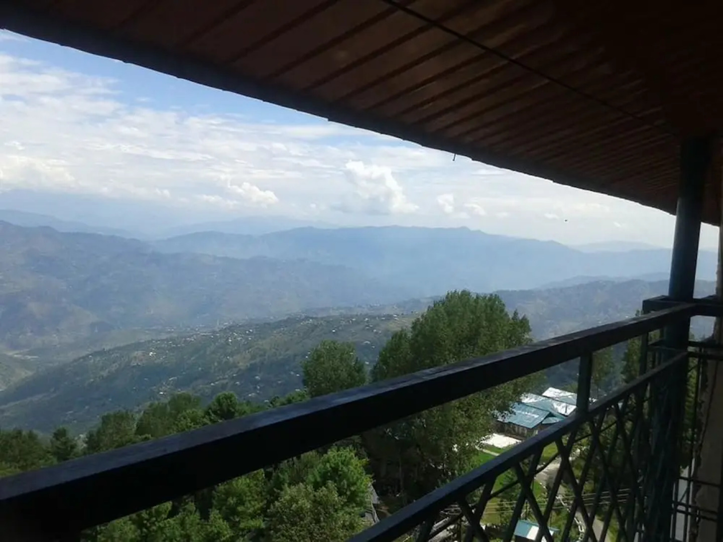 Bhurban Continental Golden Suite