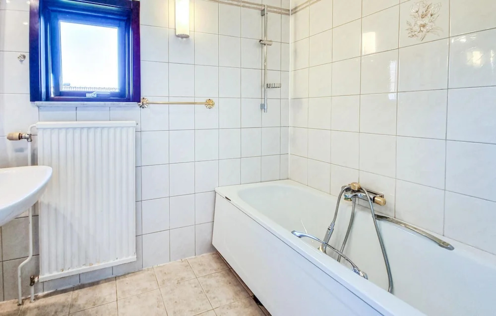 Nice Home in Västra Frölunda With Wifi and 3 Bedrooms