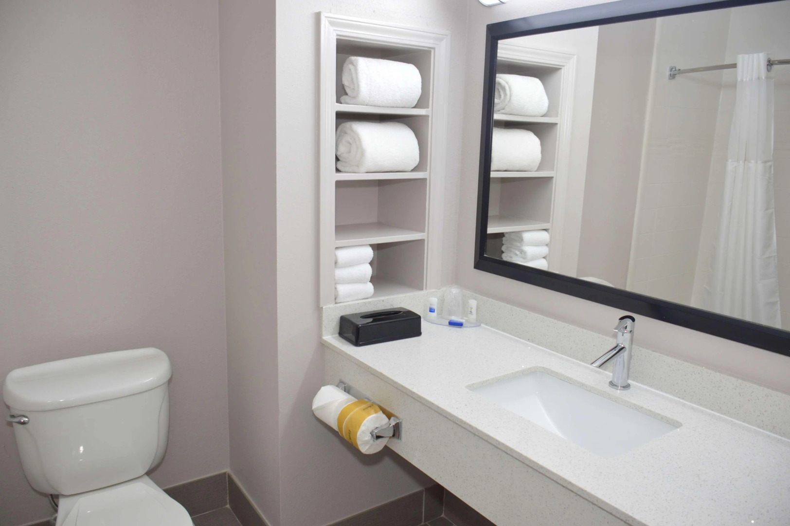 Best Western Plus Rama Inn & Suites