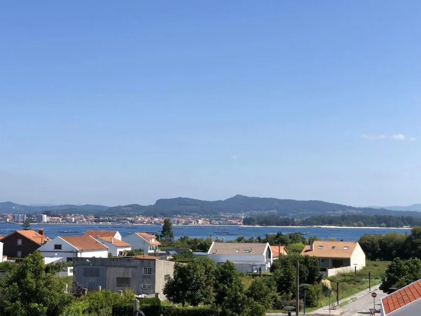 Apartment With 2 Bedrooms in Illa de Arousa, With Wonderful sea View, Furnished Garden and Wifi - 600 m From the Beach
