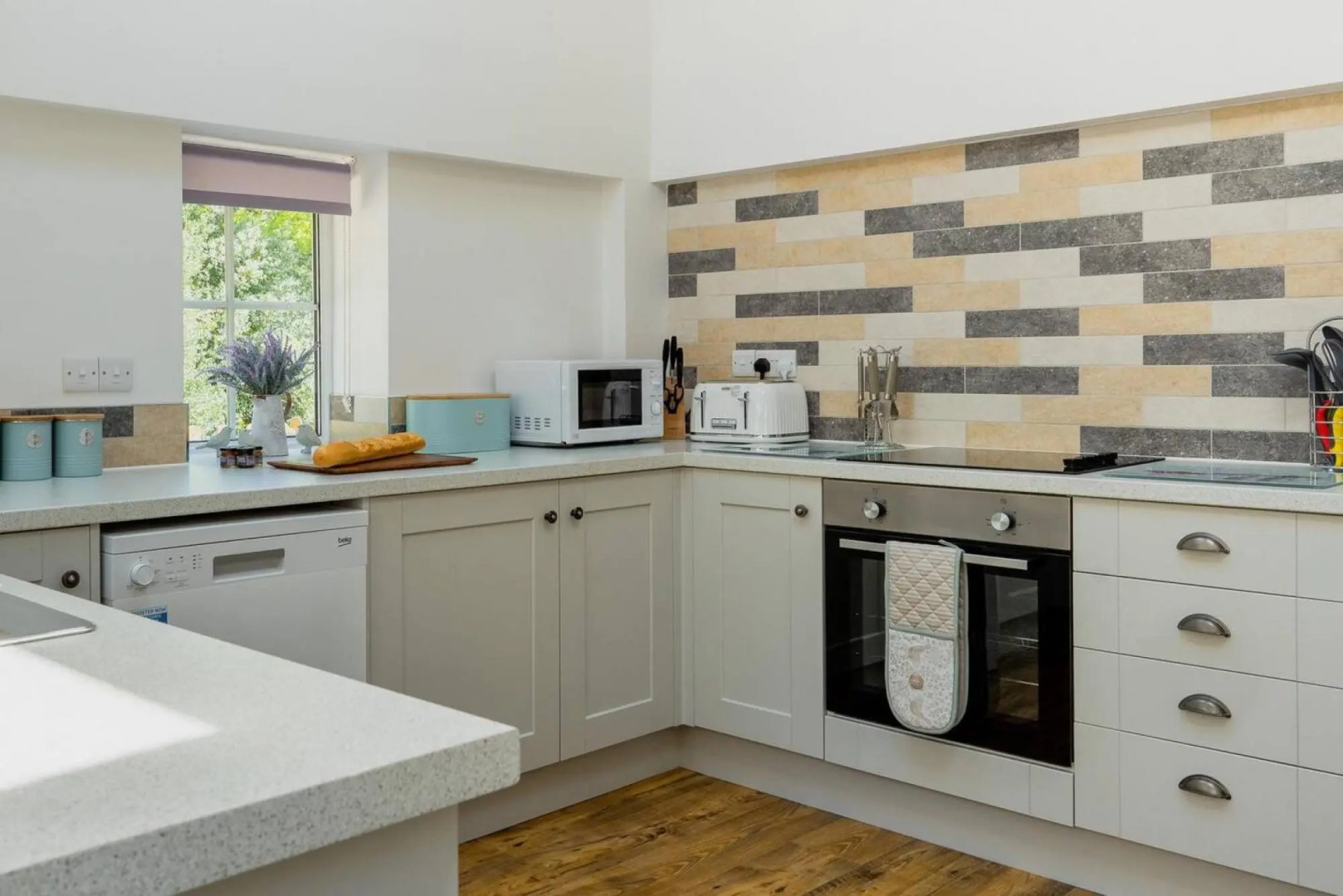 Strelna Coach House - Gateway to the Moor