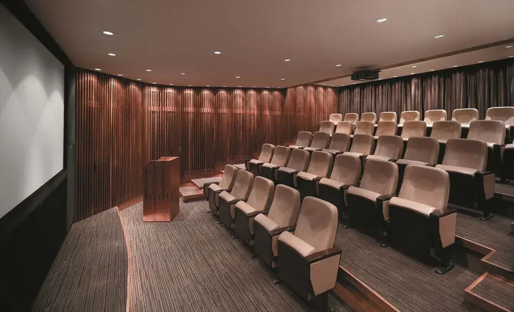 Отель Hyatt Vancouver Downtown Alberni