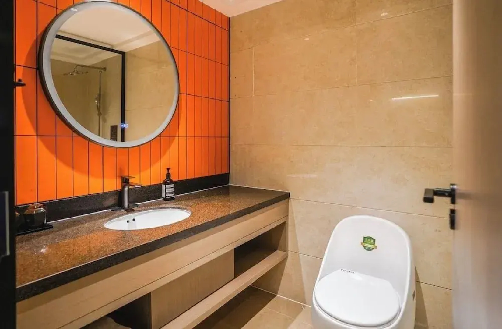 yi xuan hotel - bus station