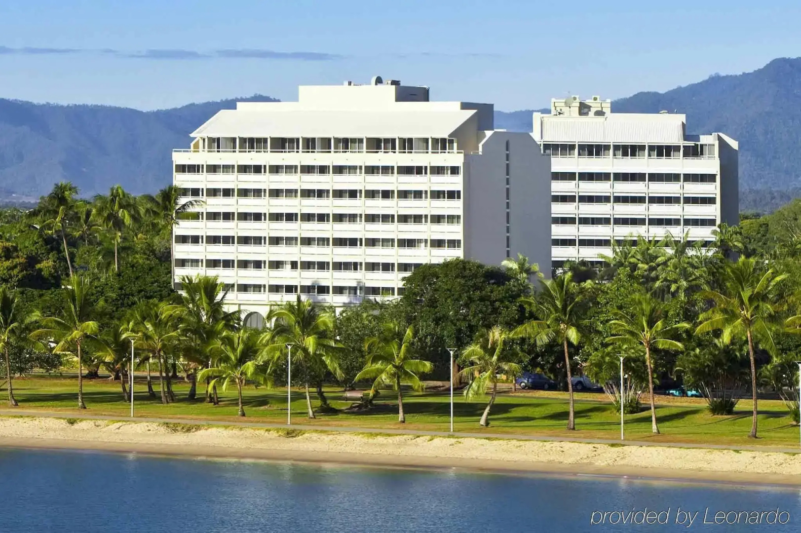 Cairns Harbourside Hotel