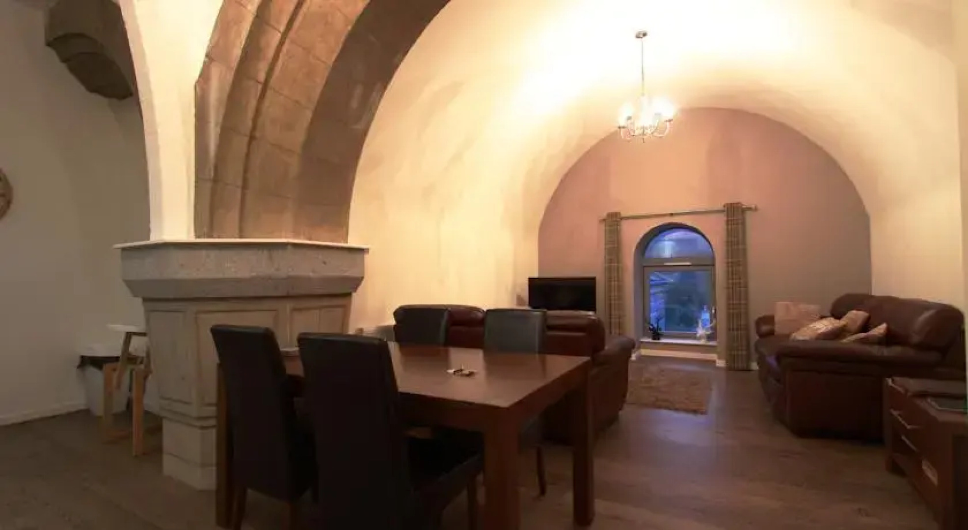 Abbey Church 22 - The Highland Club