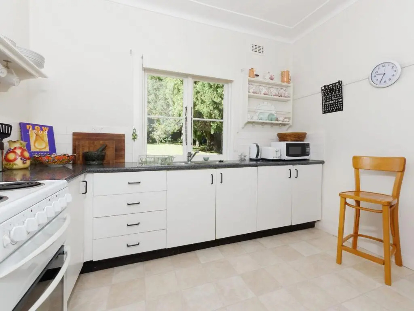 Redwood Cottage Burradoo getaway Southern Highlands 4pm Check Out Sunday