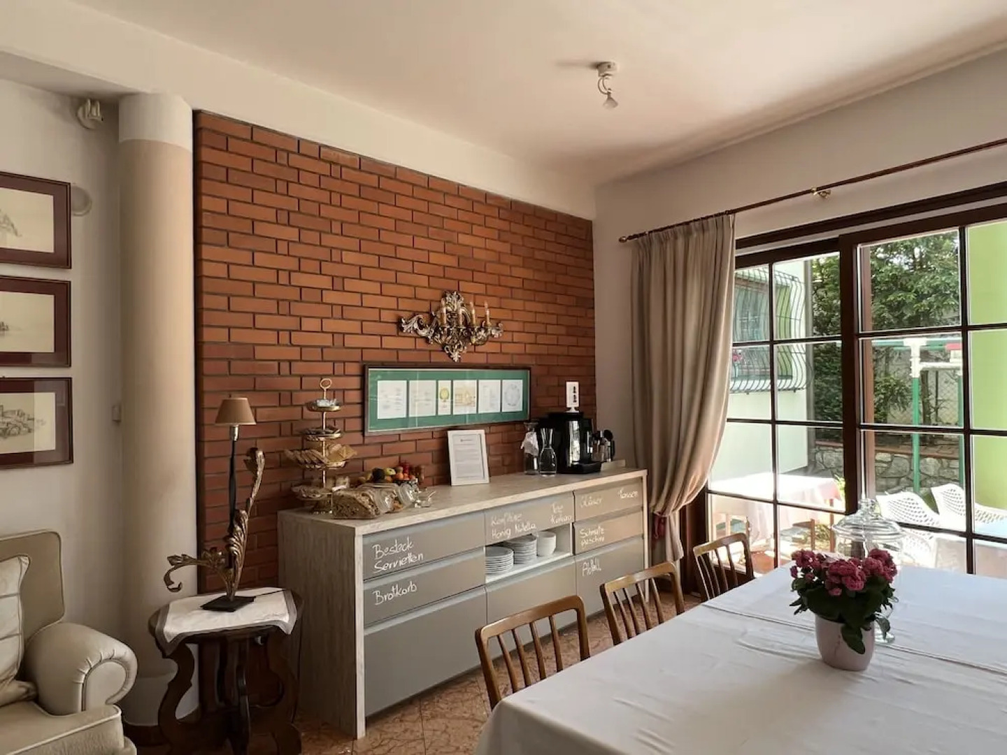 Dietrichsteinerhof Apartments & Rooms