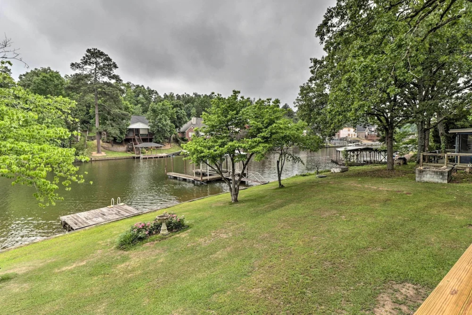 7 Mi to Nat'l Park: Home w/ Dock in Hot Springs