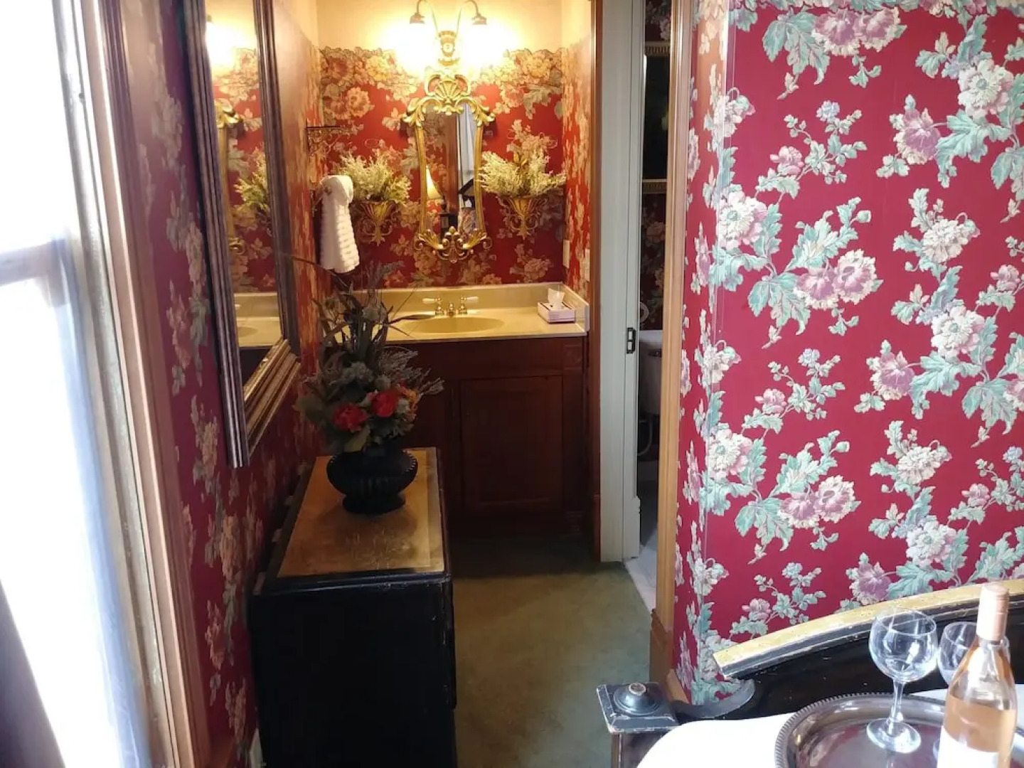 Thayer's Historic Bed n' Breakfast