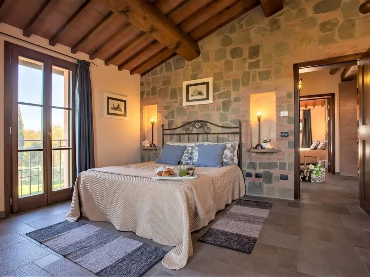 Lavish Peccioli Villa