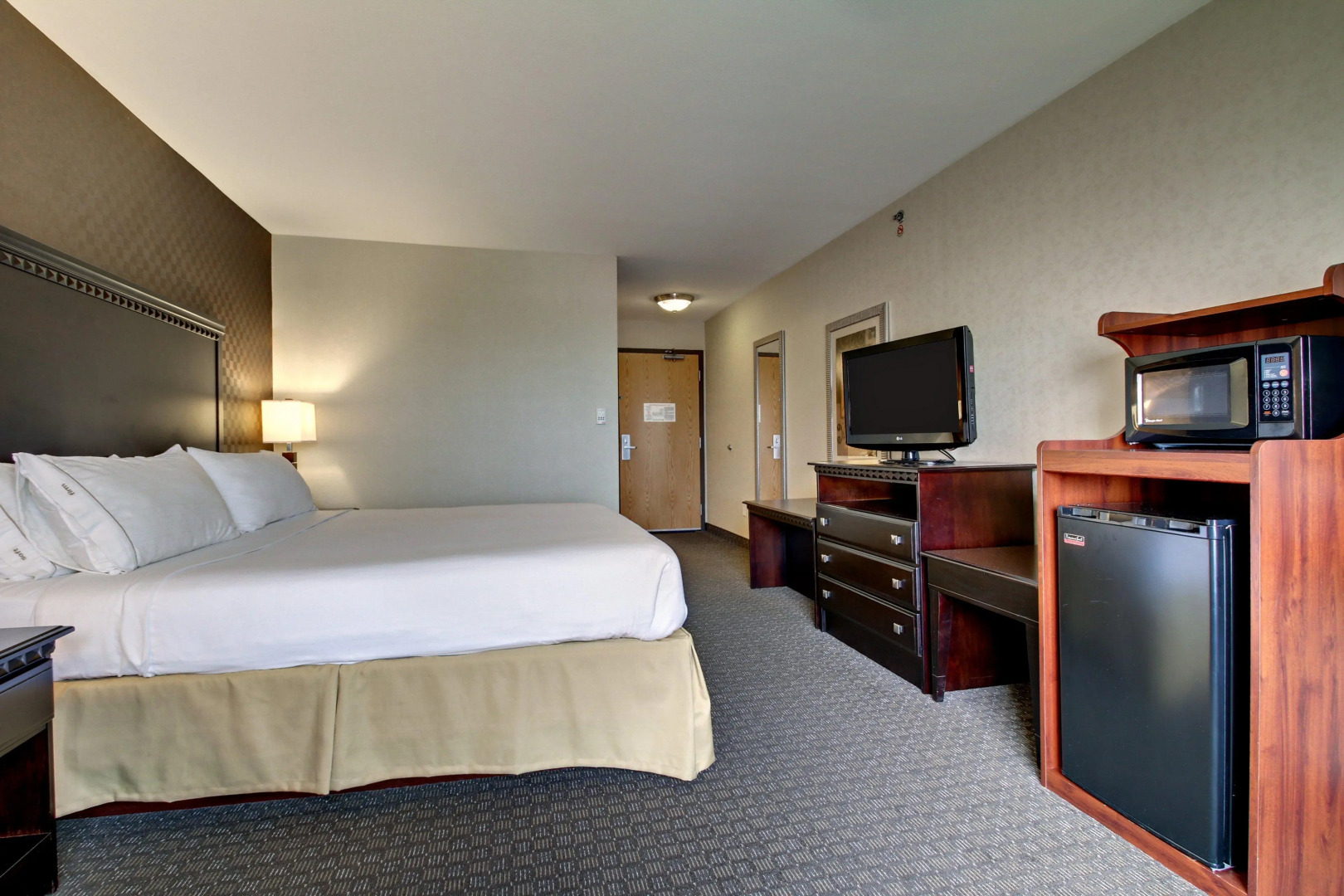 Holiday Inn Express Hotel & Suites Peru - Lasalle Area by IHG