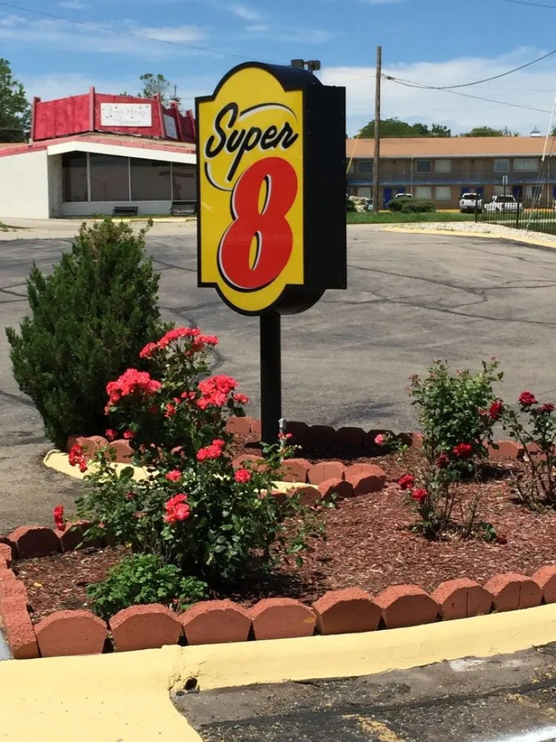 Super 8 Junction City