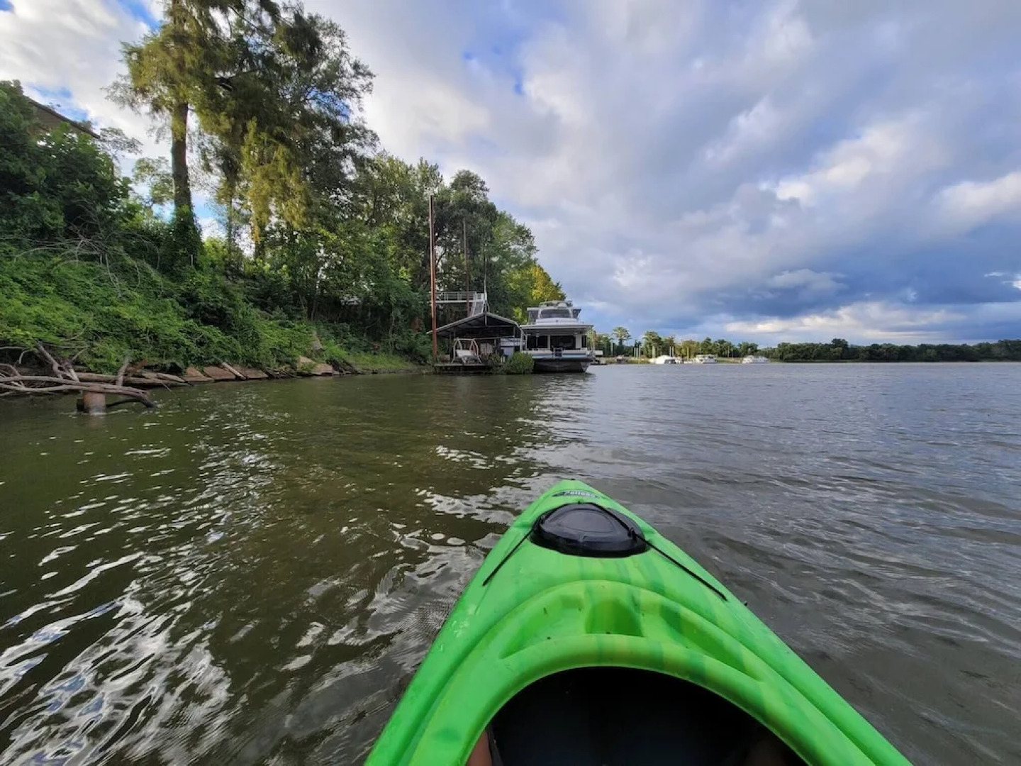 2 Story Houseboat Seeking a Captain Fishpets Ok