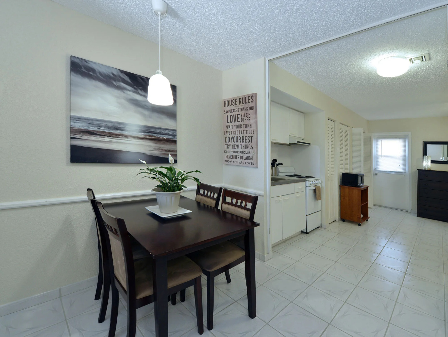 Hollywood by the Sea Hotel