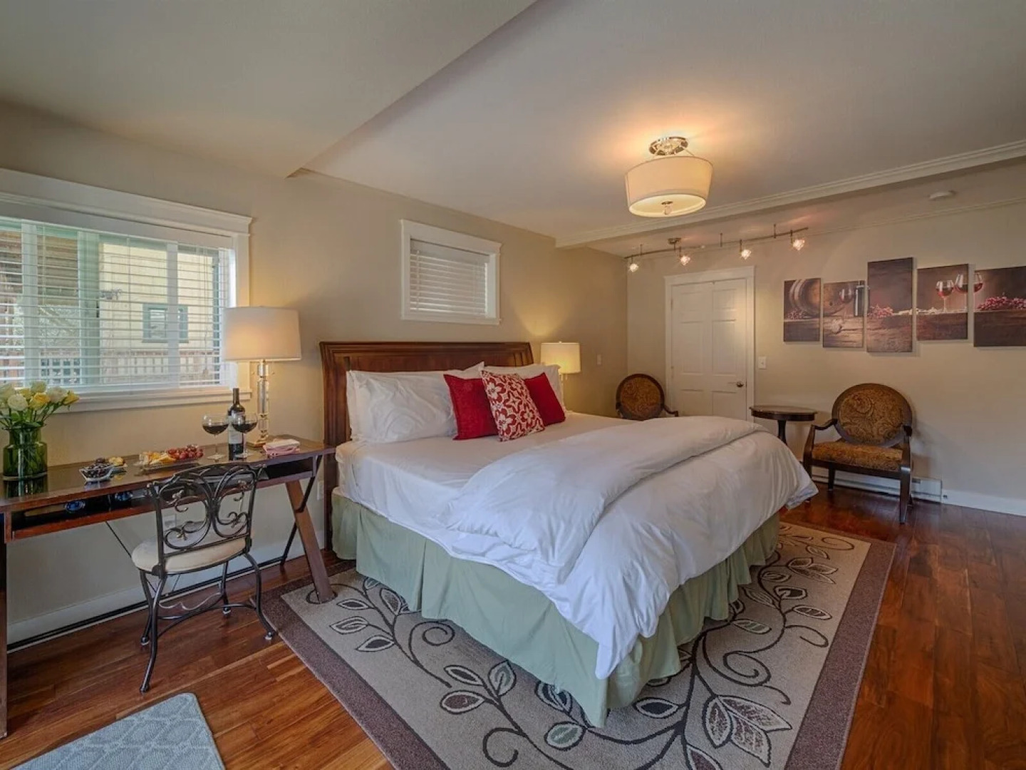 Beachside Villa Suites and Vacation Rentals