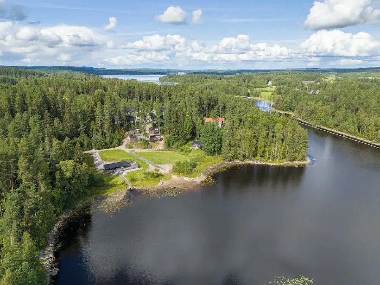 Private & Cozy Suite with lake views