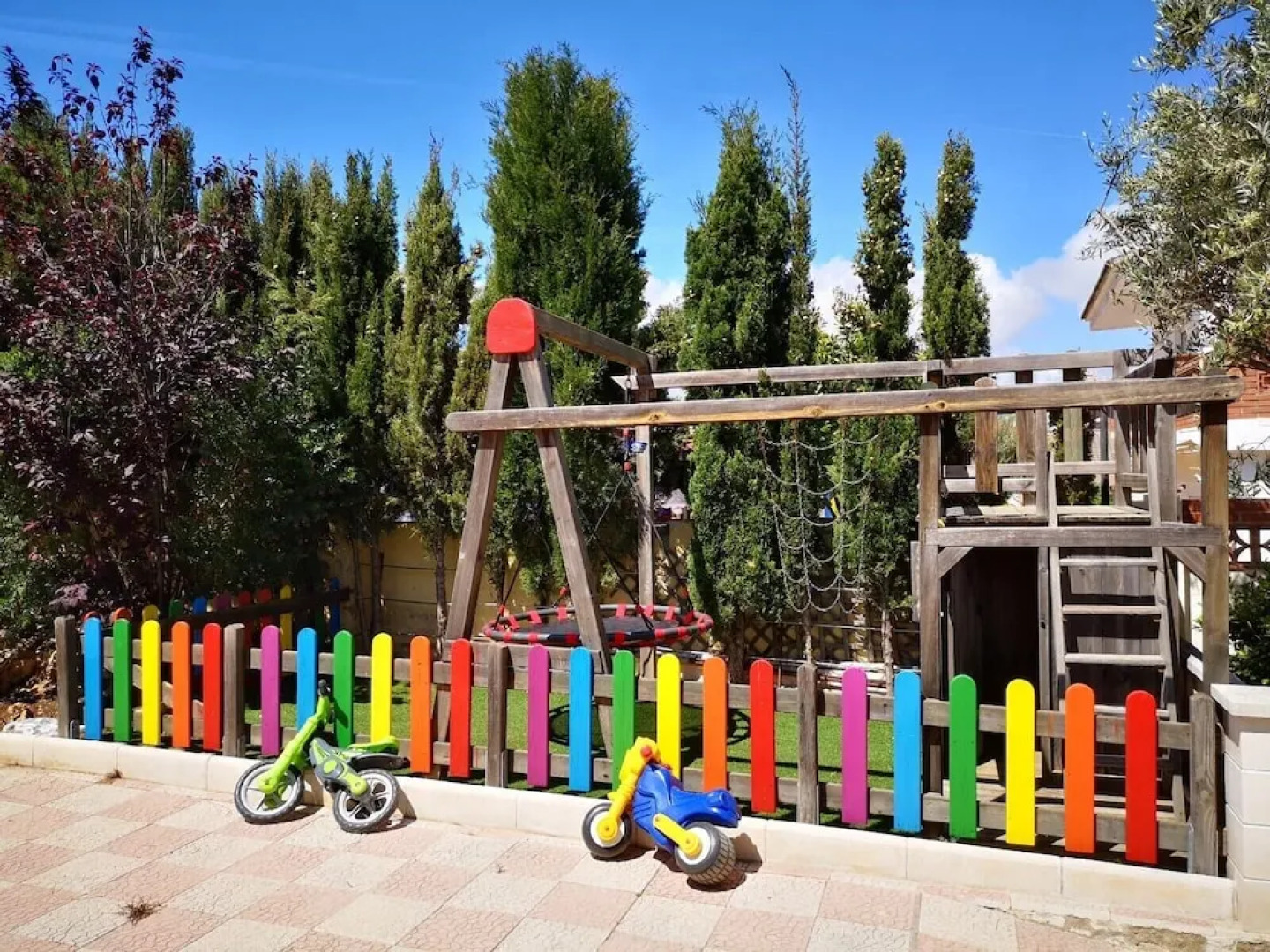 Casa ideal para familias con piscina y parque