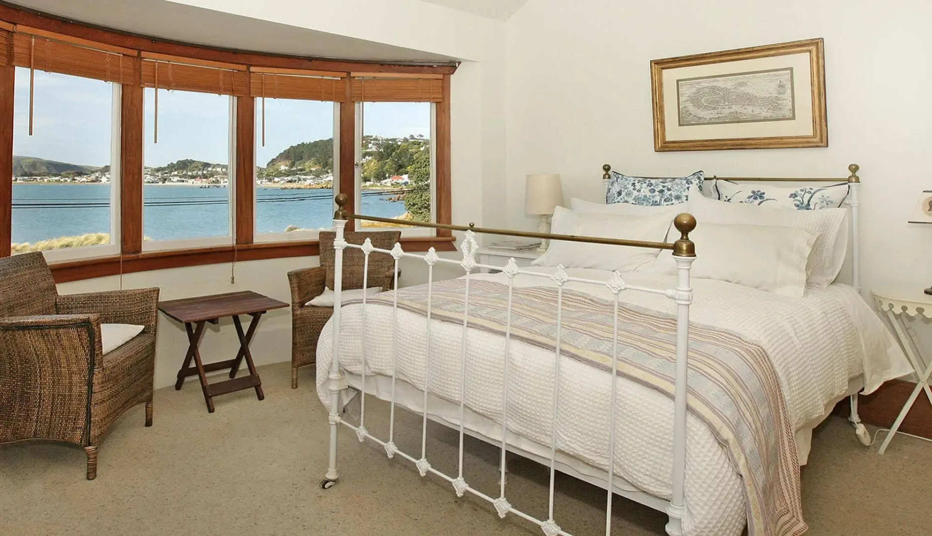 Beachfront Wellington Bed and Breakfast