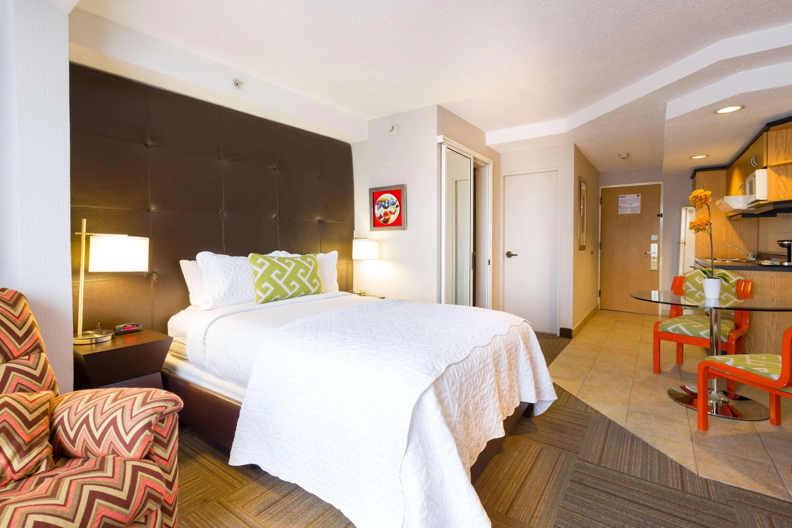 Irazu Hotel & Studios