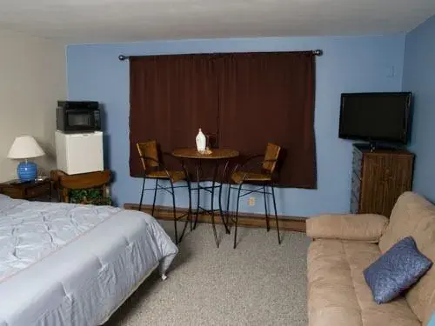 Valhalla Hillside Inn