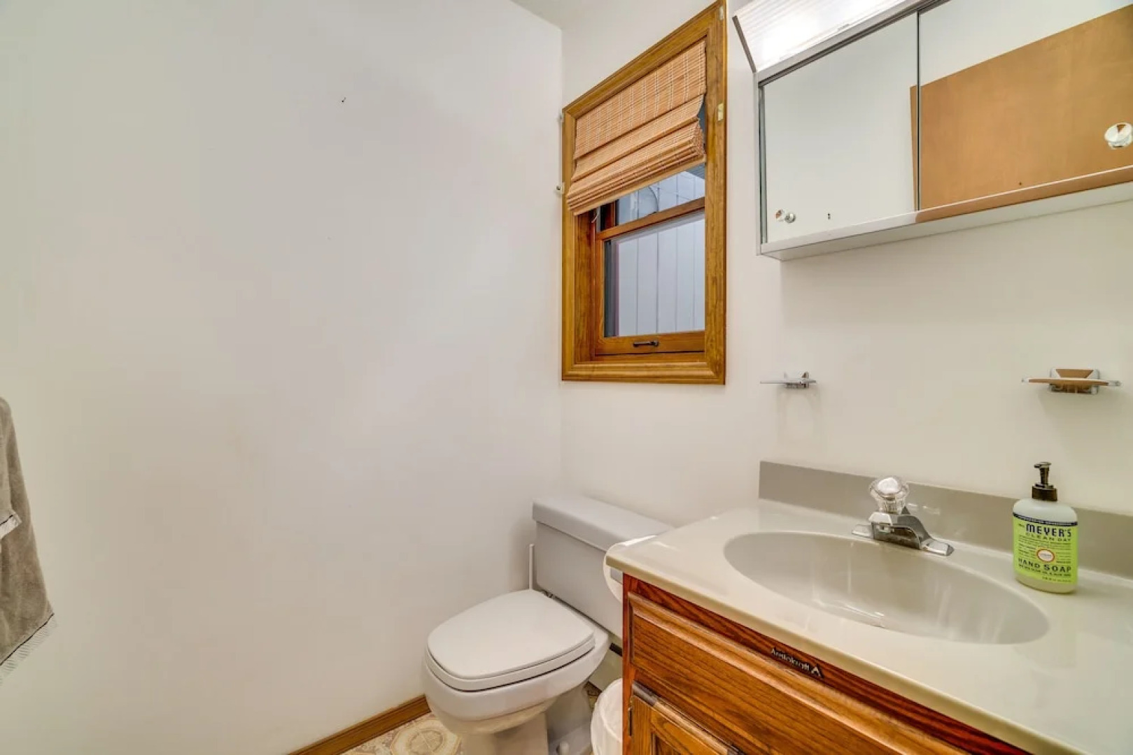 Traditional Blakeslee Chalet: Deck & Lake Access!