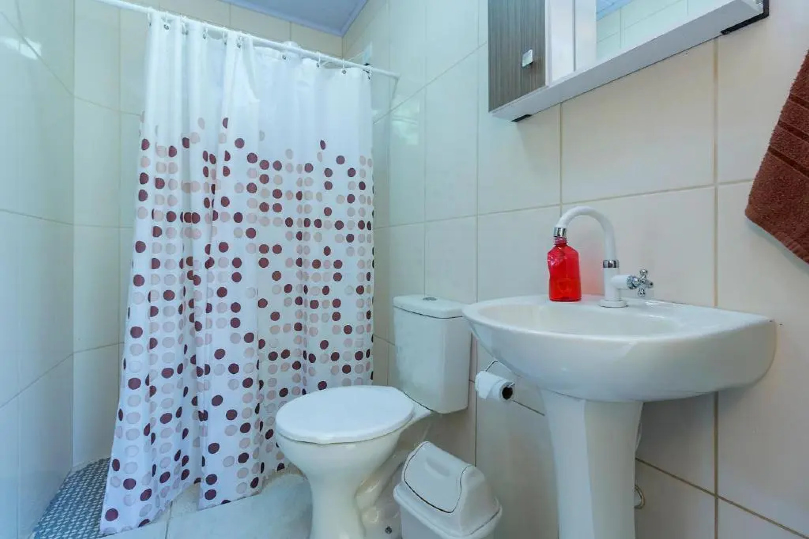 Sobrado da Vila, 1km Centro, ideal Trabalho e Passeio