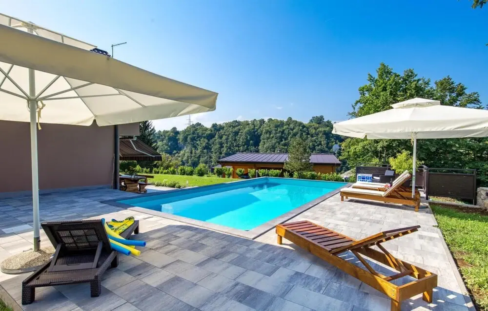 Stunning Home in Slunj With 3 Bedrooms, Wifi and Outdoor Swimming Pool
