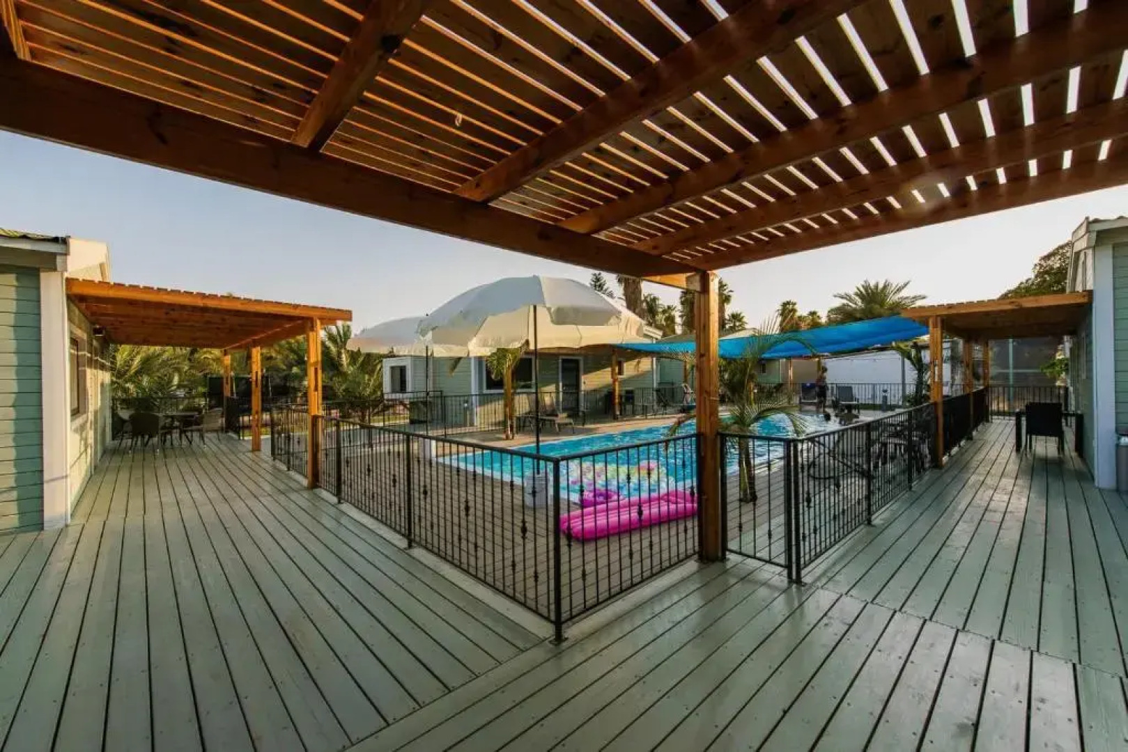 Somewhere - Chalets in the Arava