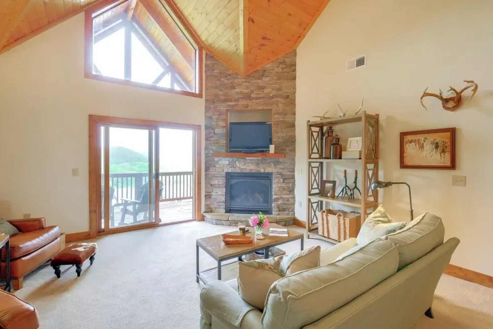 Mountain Condo 2 Mi to Dtwn Banner Elk w/ Views!