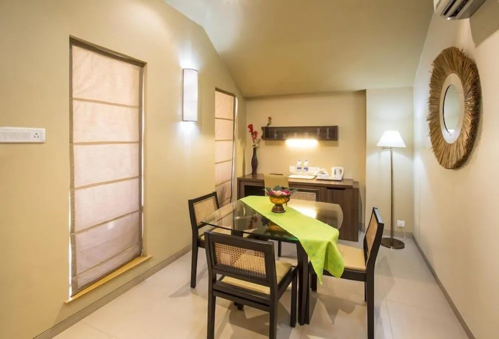 Confident Amoon - The Glamour Spa and Resort