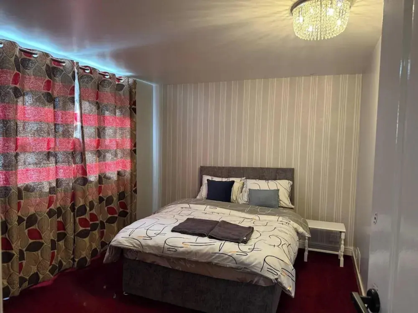 Spacious 6 Bedroom Family House
