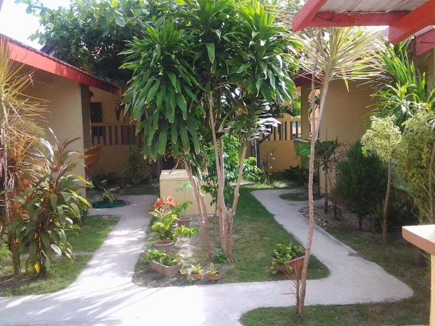 OYO 638 Randy's Bantayan Island Resort Santa Fe