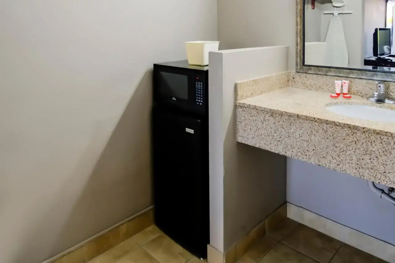 Super 8 Washington/greenville Area