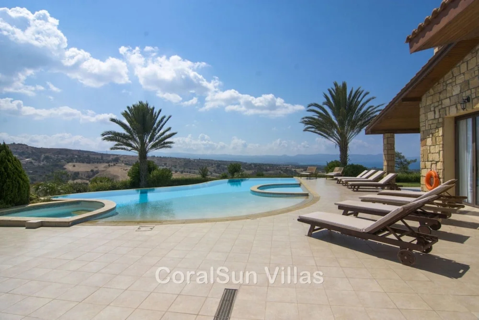 Amazing Luxury Villa, Enormous Heated Pool Jacuzzi, Gym, Games Room In Paphos,