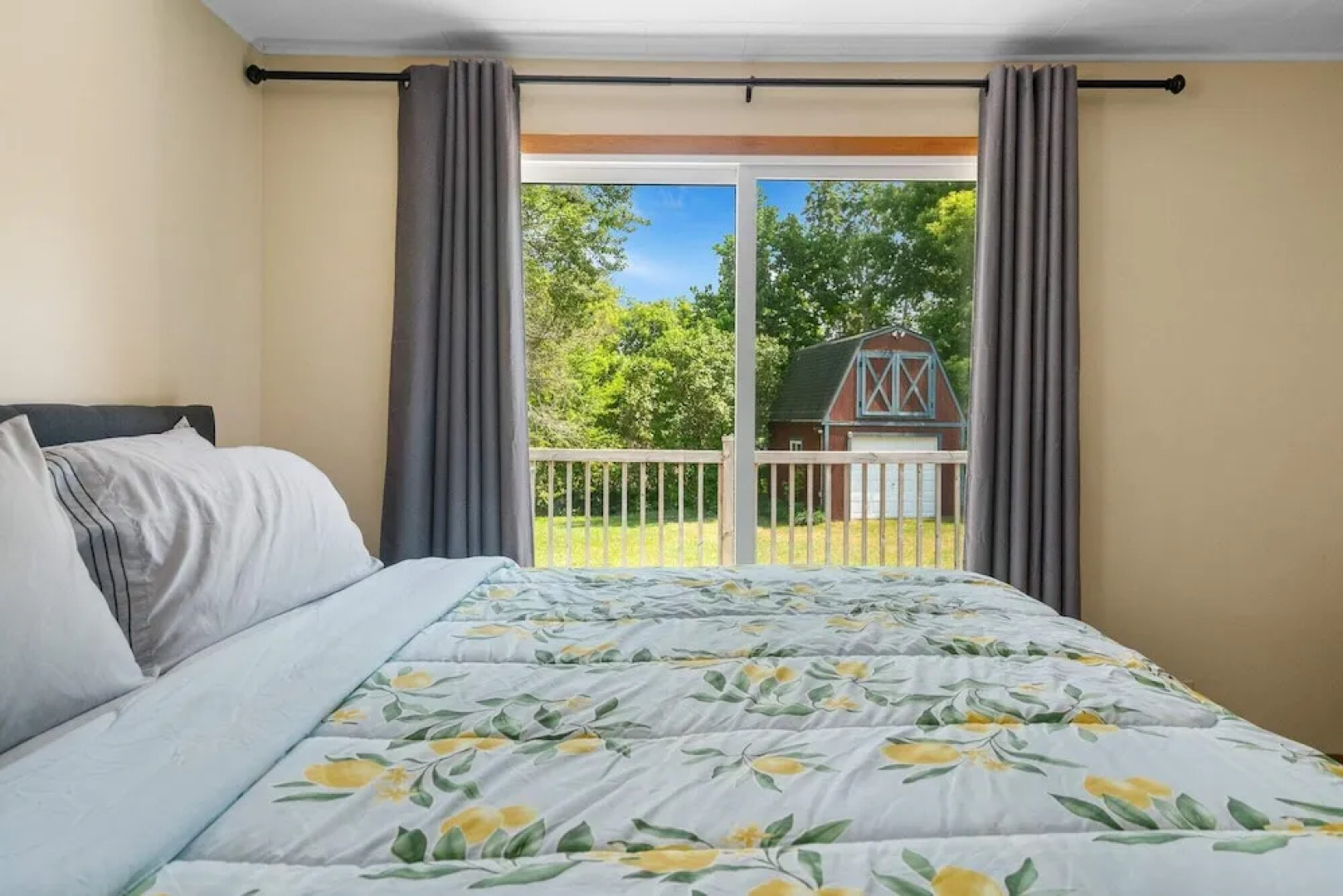 South Arm Retreat 2BDR Lake Charlevoix