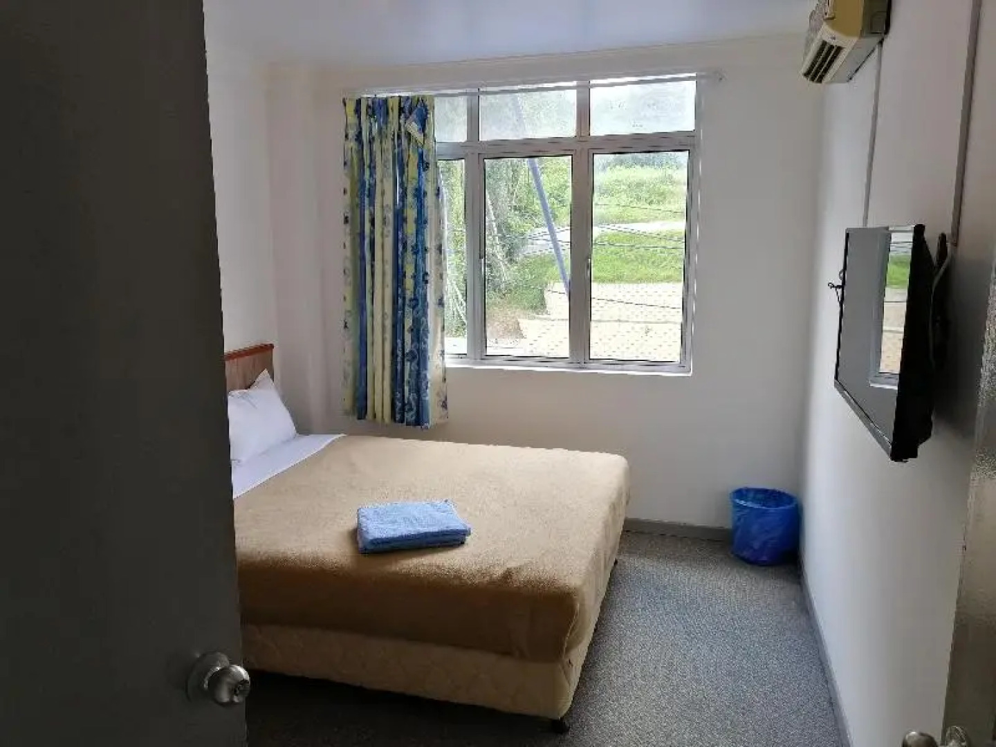 Capital O 89876 Safari Hotel