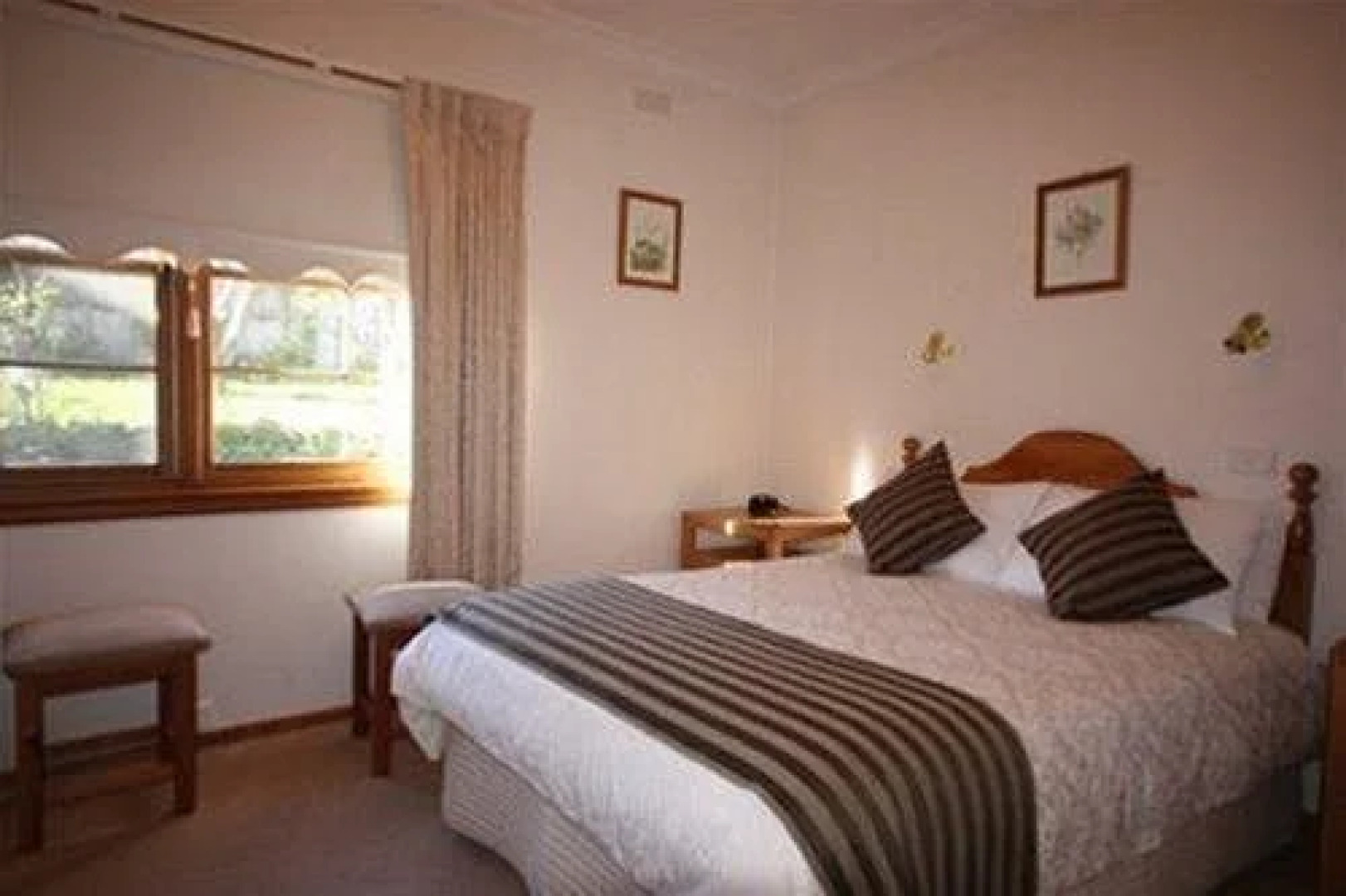 Clovelly House Accommodation