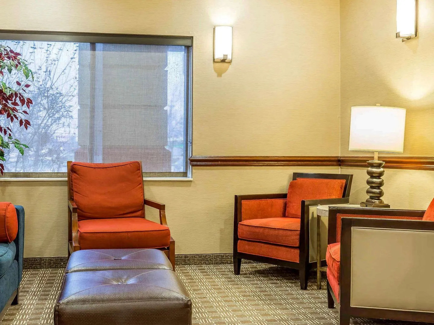 Comfort Inn & Suites East Moline near I-80