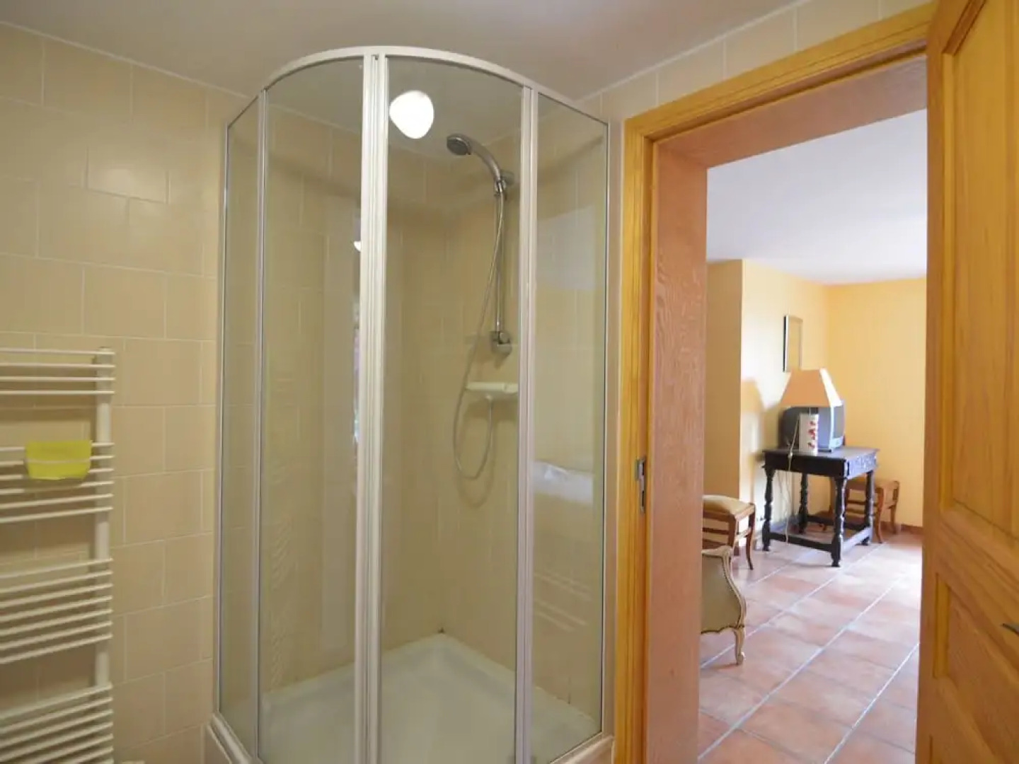 Spacious Holiday Home in Herbeumont near Forest