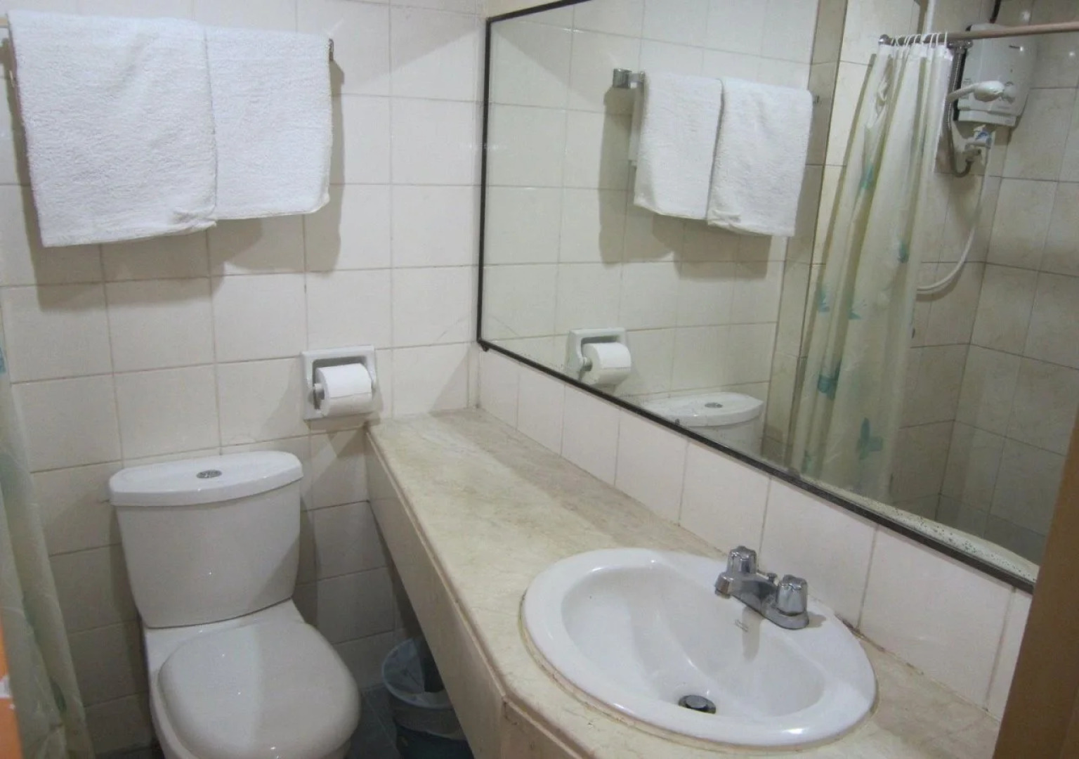 Harbor Lights Hotel and Restaurant