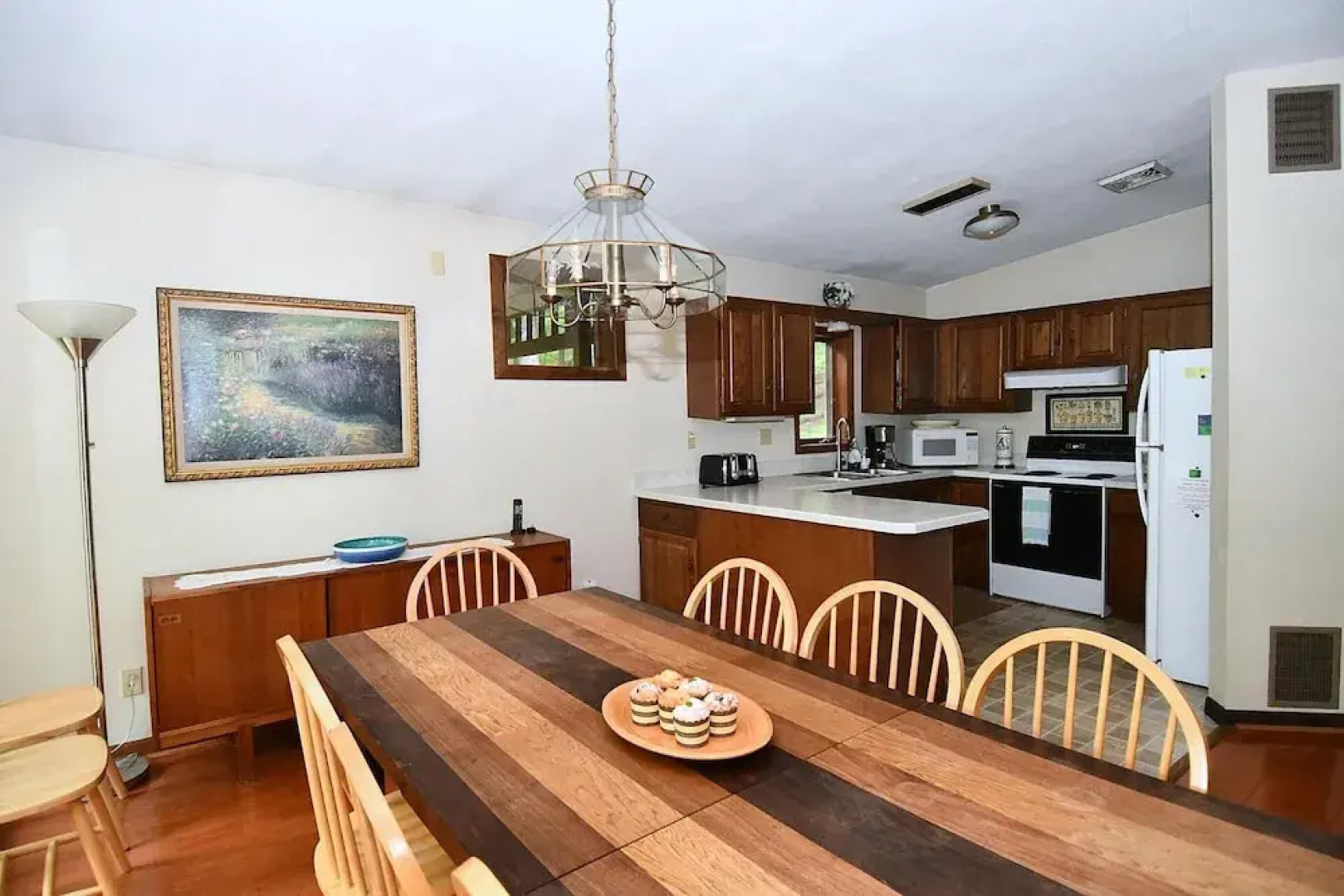 Dogwood Knoll - Wooded Escape