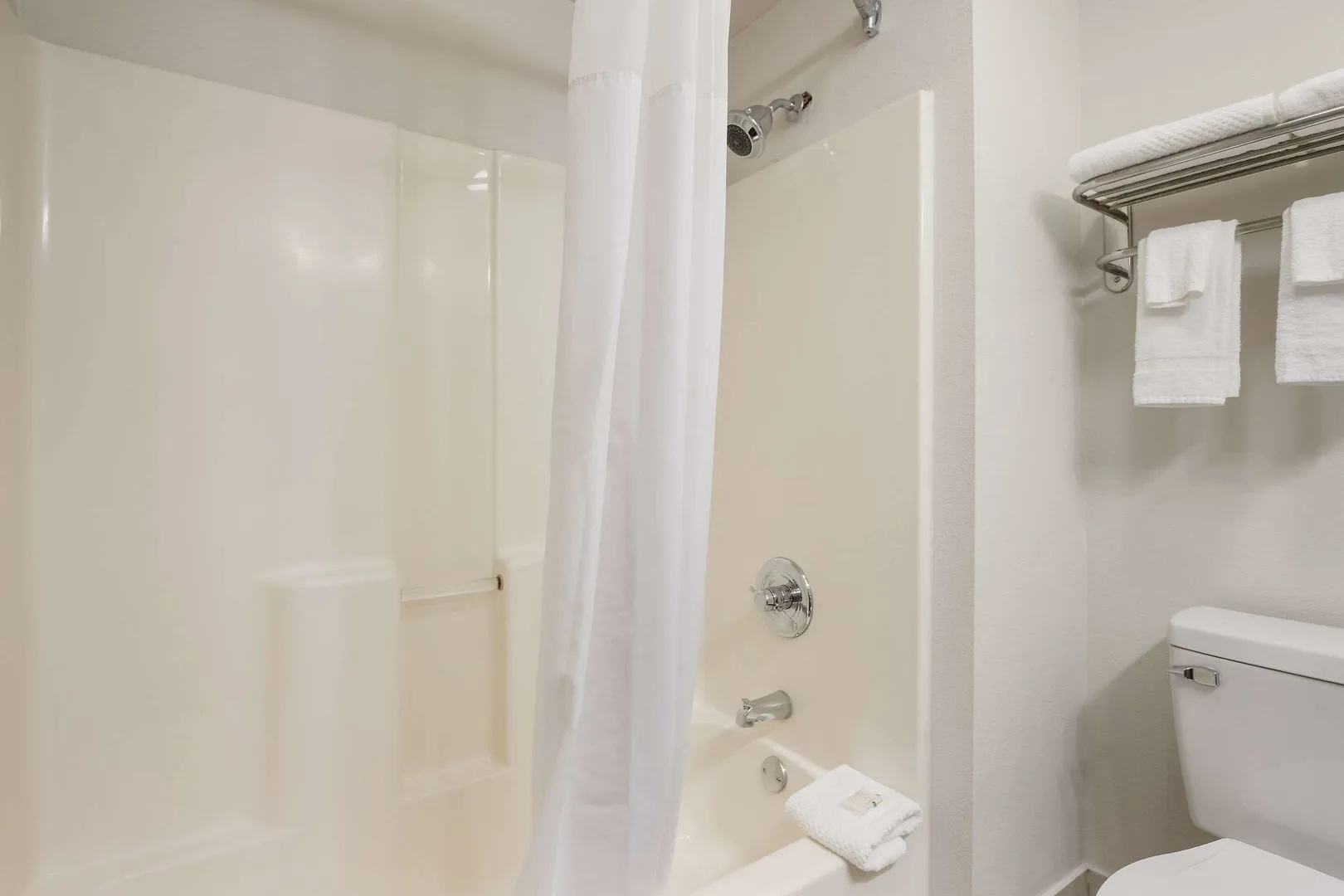 Quality Suites Tulsa I-44