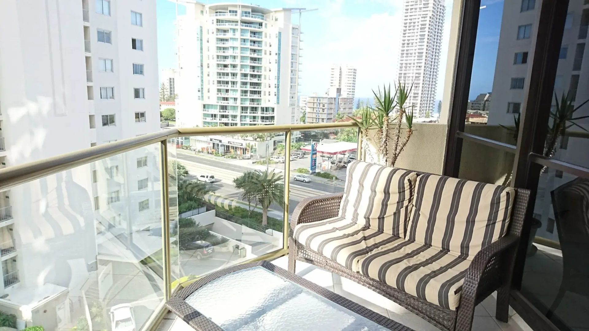 Surfers Hawaiian Apartments