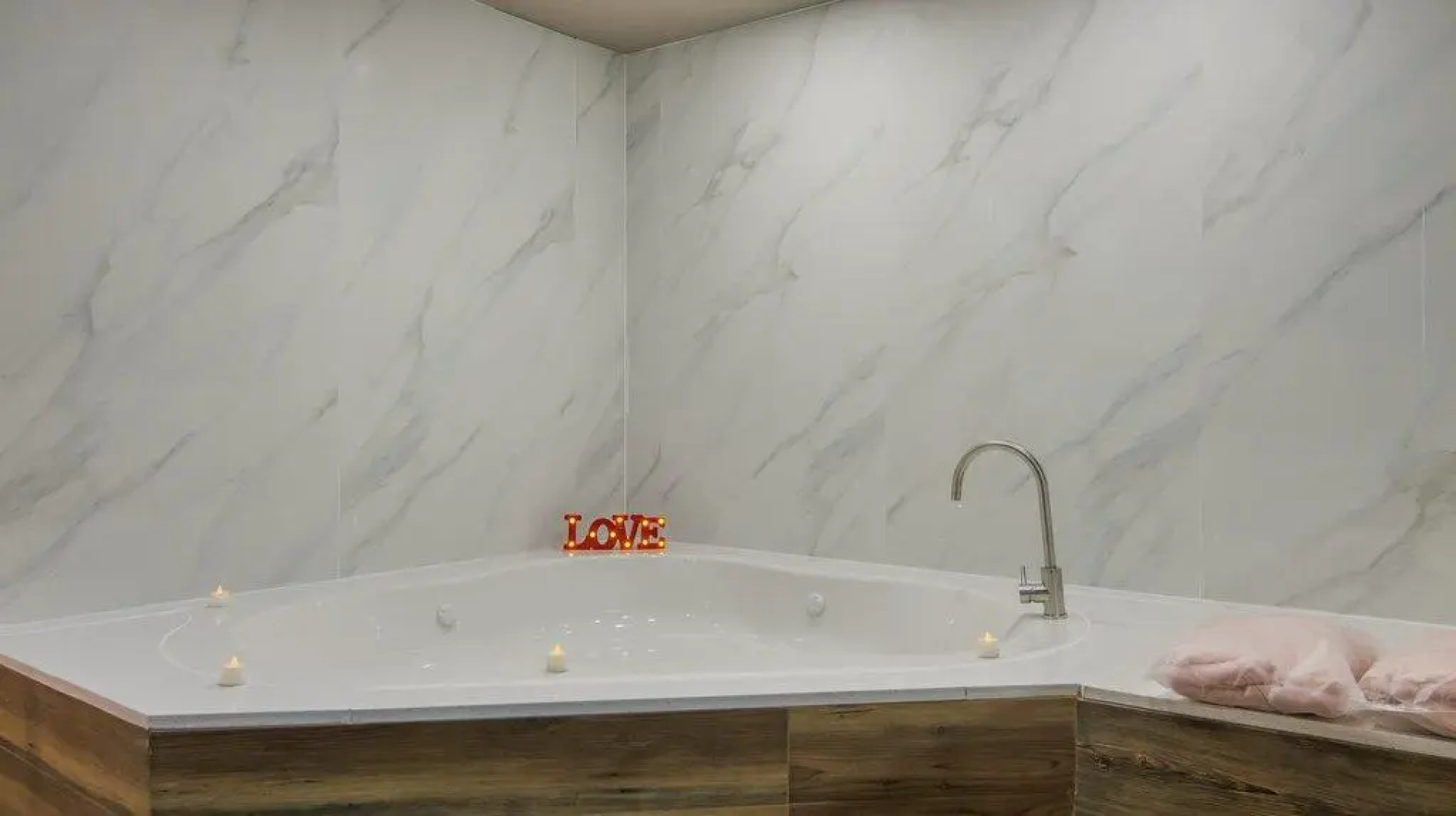 Red Roof Inn & Conference Center Chicago - N Aurora/ Naperville