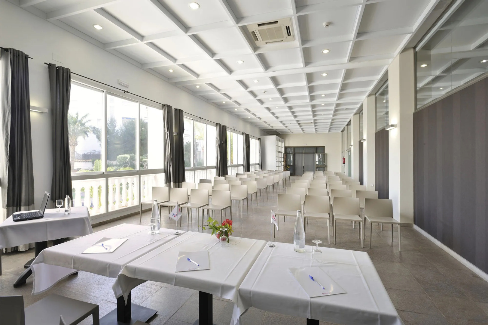 Ainturban Hoteles S.L.U