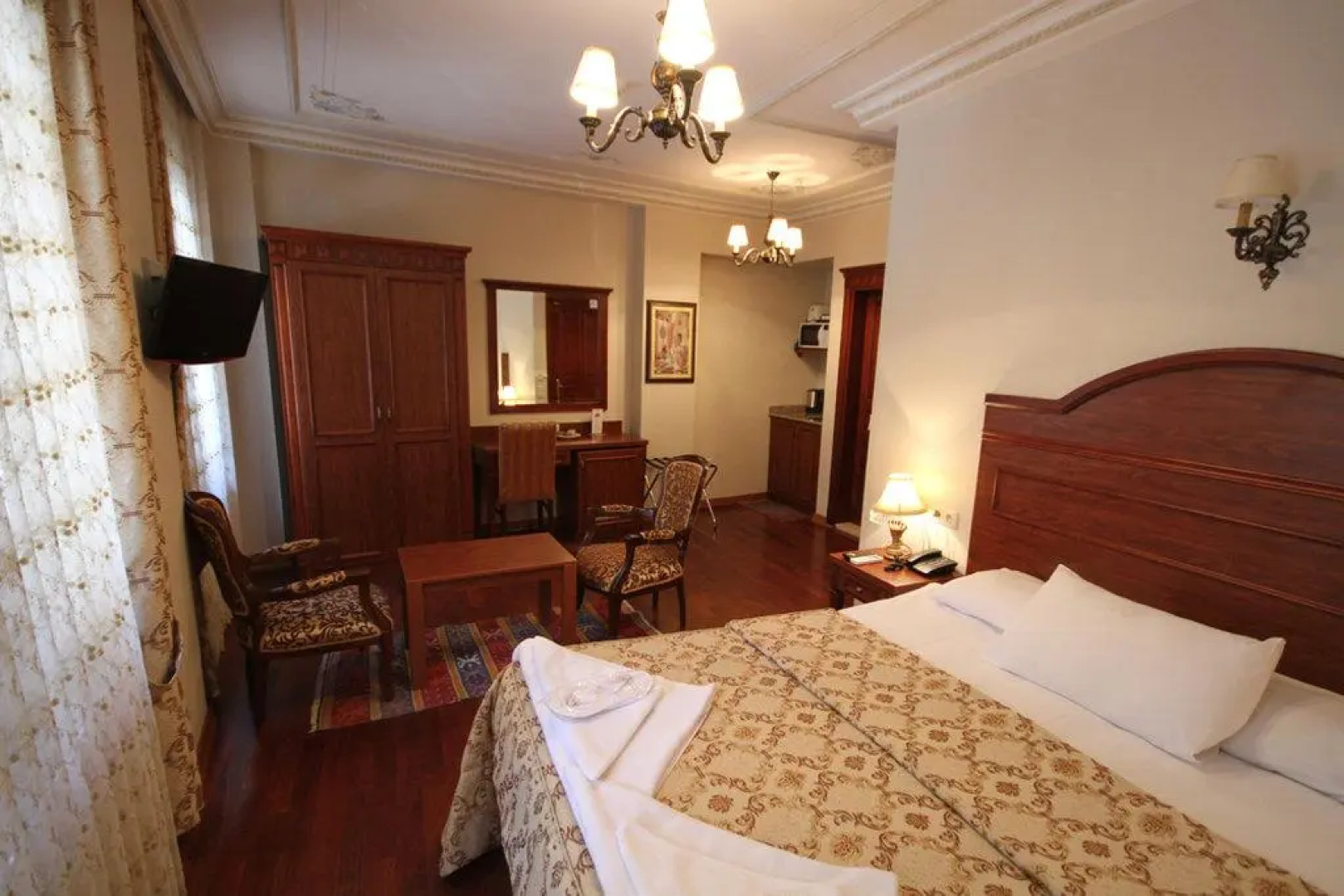 Tashkonak Studio Suites