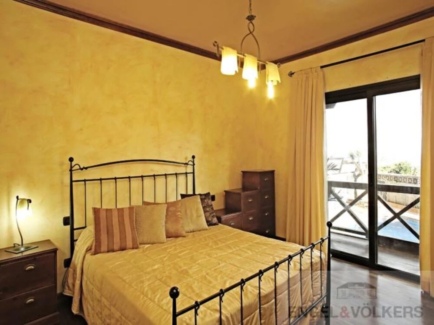 House With 5 Bedrooms in Granadilla, With Wonderful Mountain View, Pri