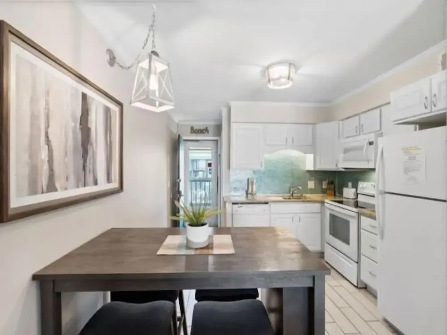 Ocean Time - Steps To The Beach! Carolina Beach Charm Surrounds You When Your On Ocean Time! 2 Bedroom Condo by Redawning